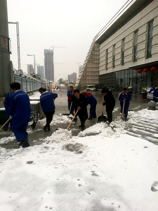 駐馬店西站：風(fēng)雪再大 等您回家