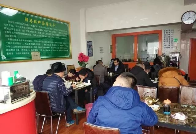 深夜食堂：攢勁弟弟帶你吃！烏魯木齊十大經典拌面館，咱新疆人就好這口... 