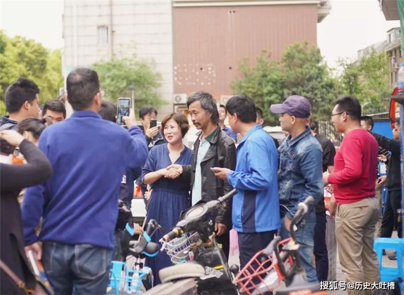  “流浪大師”沈巍曾衣衫襤褸，如今的生活卻發(fā)生了翻天覆地的變化 