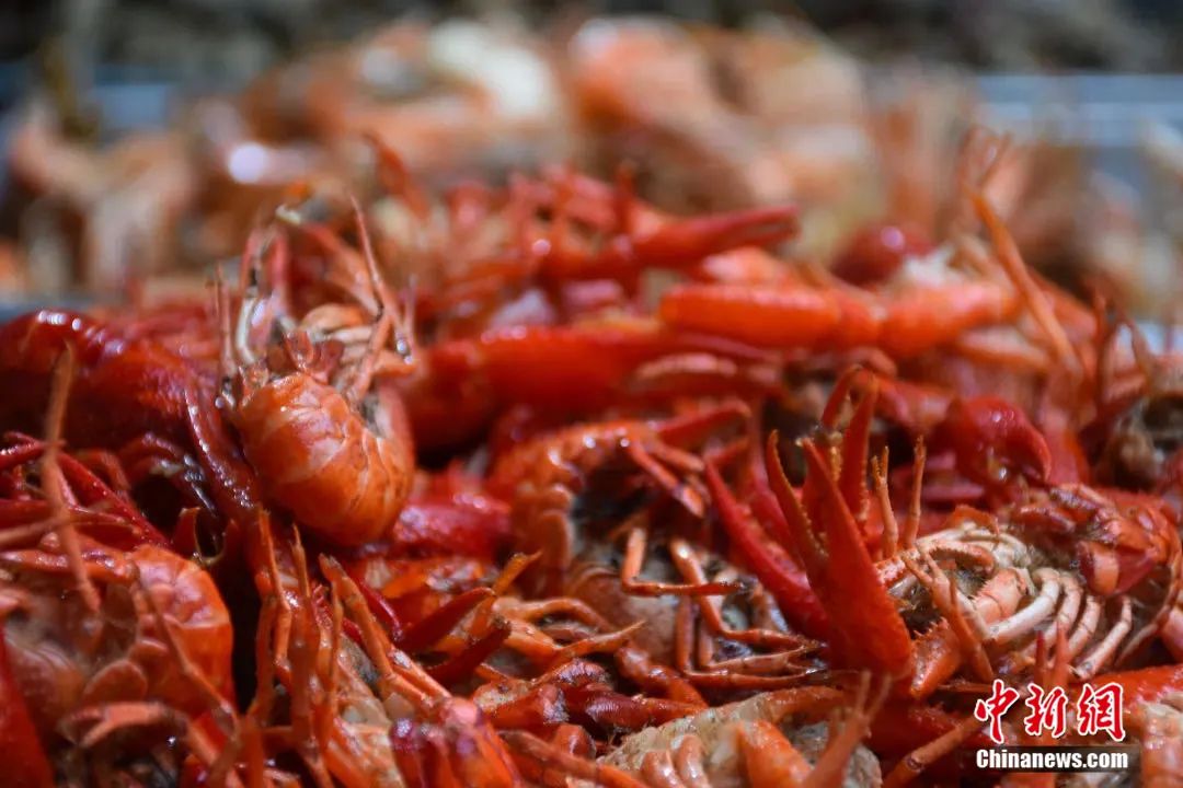 自制芯片、印章…這些高校畢業(yè)禮物“硬核”又暖心