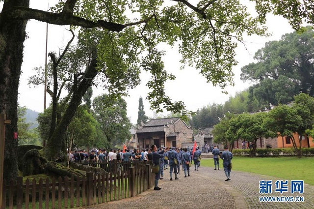 鐘華論：風(fēng)雨蒼黃百年路，高歌奮進新征程——從黨史學(xué)習(xí)教育中汲取智慧力量 