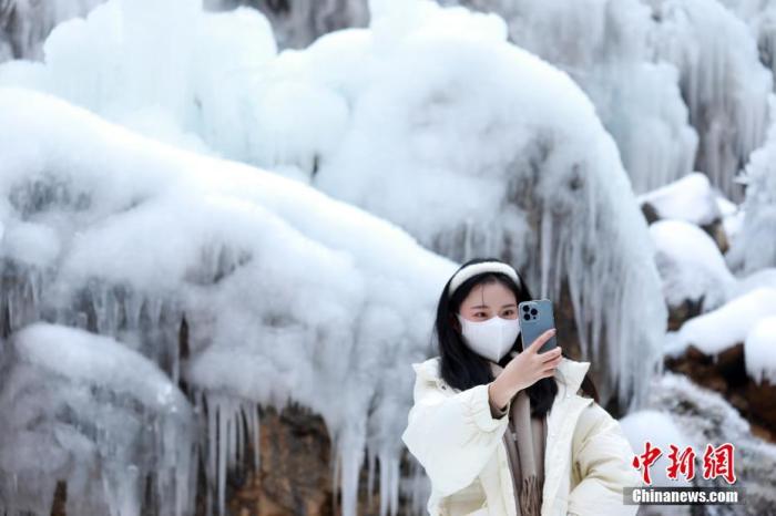 元旦假期“不走遠(yuǎn)，周邊玩” 冰雪游迎來熱潮