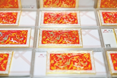 去年文創(chuàng)產(chǎn)品銷售額漲了四倍 河南博物院“劇透”文創(chuàng)年貨