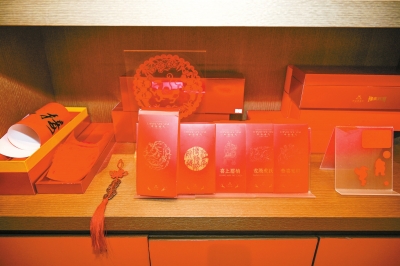 去年文創(chuàng)產(chǎn)品銷售額漲了四倍 河南博物院“劇透”文創(chuàng)年貨