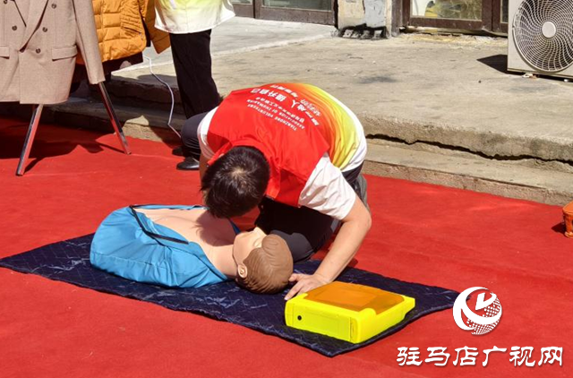 驛城區(qū)香山街道前張社區(qū)：迎國慶 送溫暖