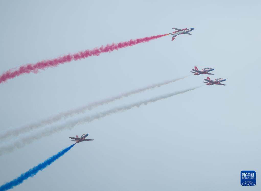 “八一”“紅鷹”展翅珠海為人民空軍慶生