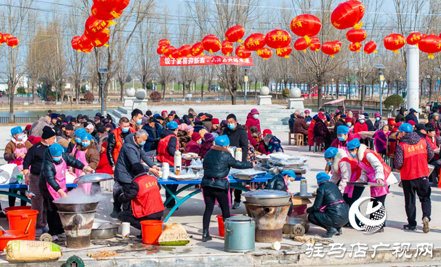 西平縣嫘祖鎮(zhèn)：千人餃子宴 歡樂(lè)迎新年